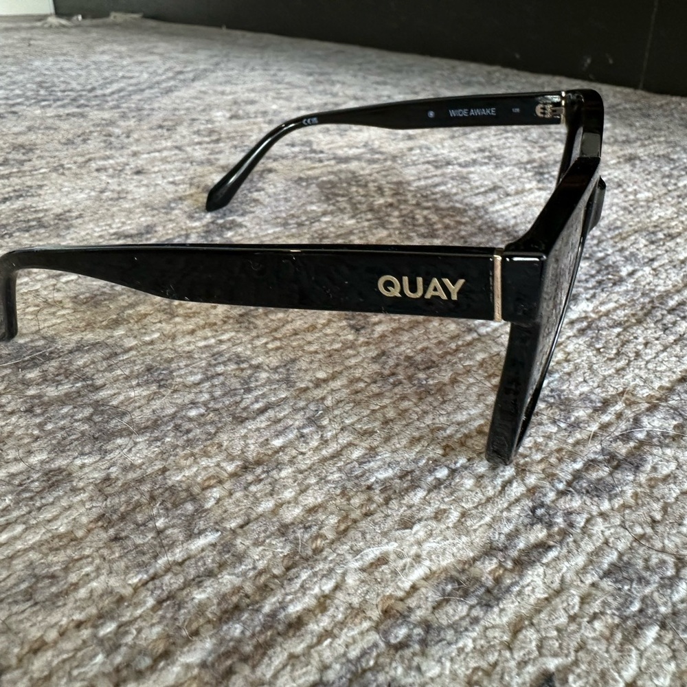 Quay Australia Black Sunglasses Wide Awake - Picture 2 of 3